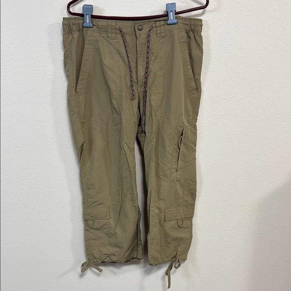 Tan Capris with Relaxed Fit and Lightweight Fabric
